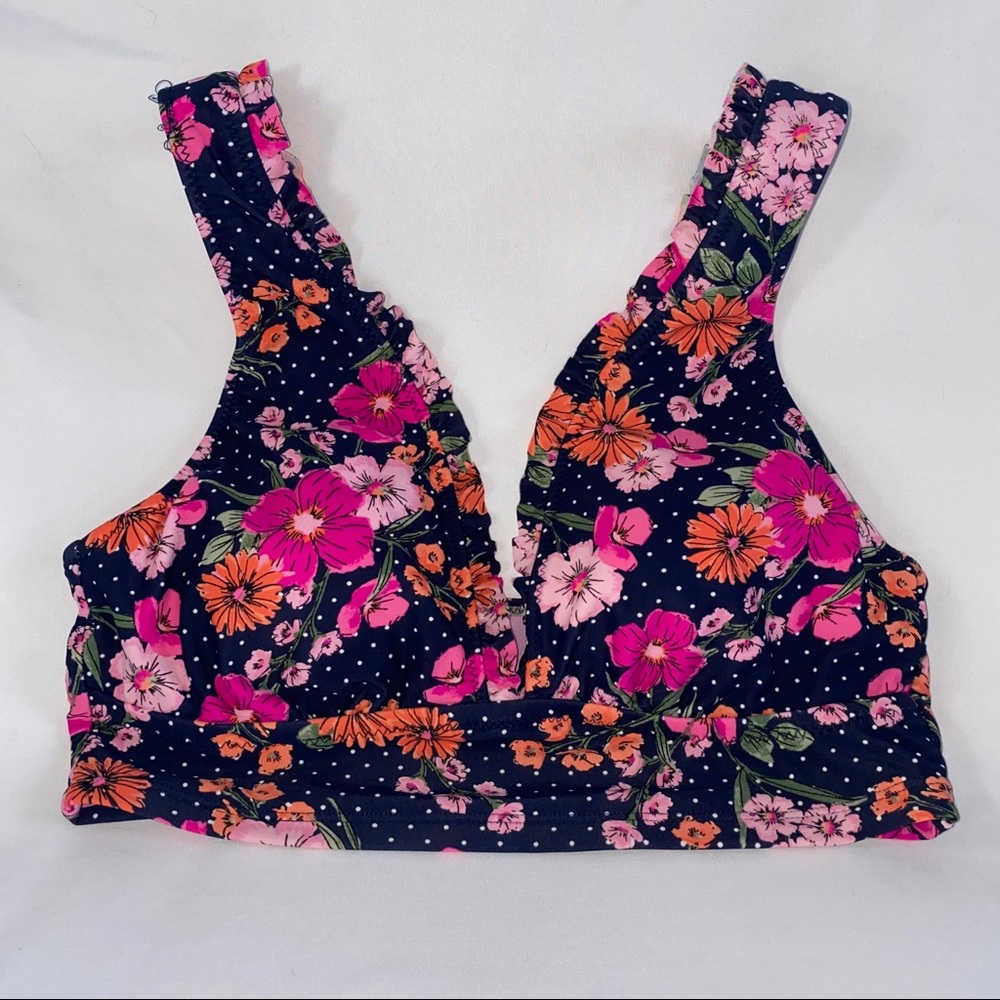 Shade and Shore navy bikini top from Target 🤍